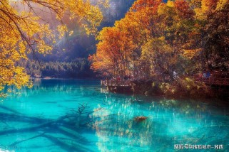 九寨沟景区旅游全攻略：四季美景、门票预订、交通路线与住宿美食一站式解决