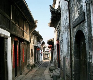 贞节牌坊背后的女性命运：从历史束缚到现代解放的深刻解读