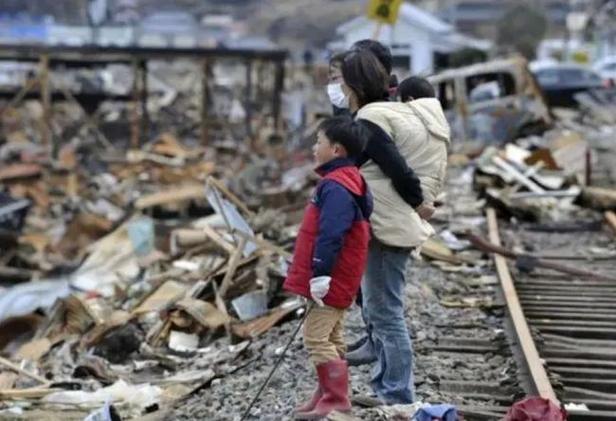 莎朗斯通当年嘲讽汶川地震是报应如今却落得如此下场