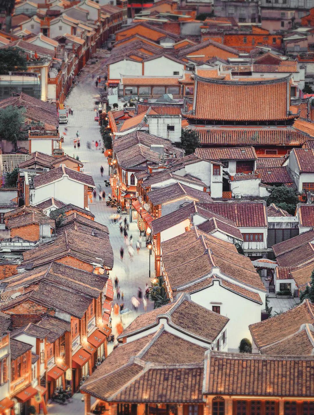 探索漳州：历史文化名城的自然美景与现代生活