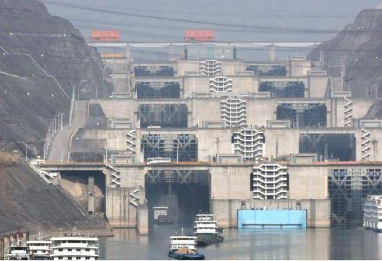 三峡大坝在哪?揭秘世界级水利工程的地理位置与智慧选择 三峡大坝在哪?揭秘世界级水利工程的地理位置与智慧选择