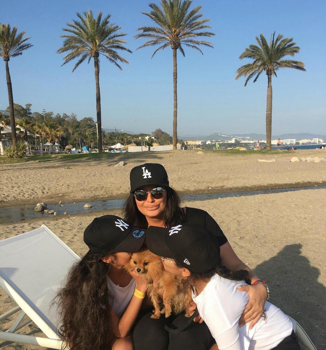 莫扎王妃:从王室时尚到女性赋权,揭秘她如何优雅引领卡塔尔现代化 莫扎王妃:从王室时尚到女性赋权,揭秘她如何优雅引领卡塔尔现代化