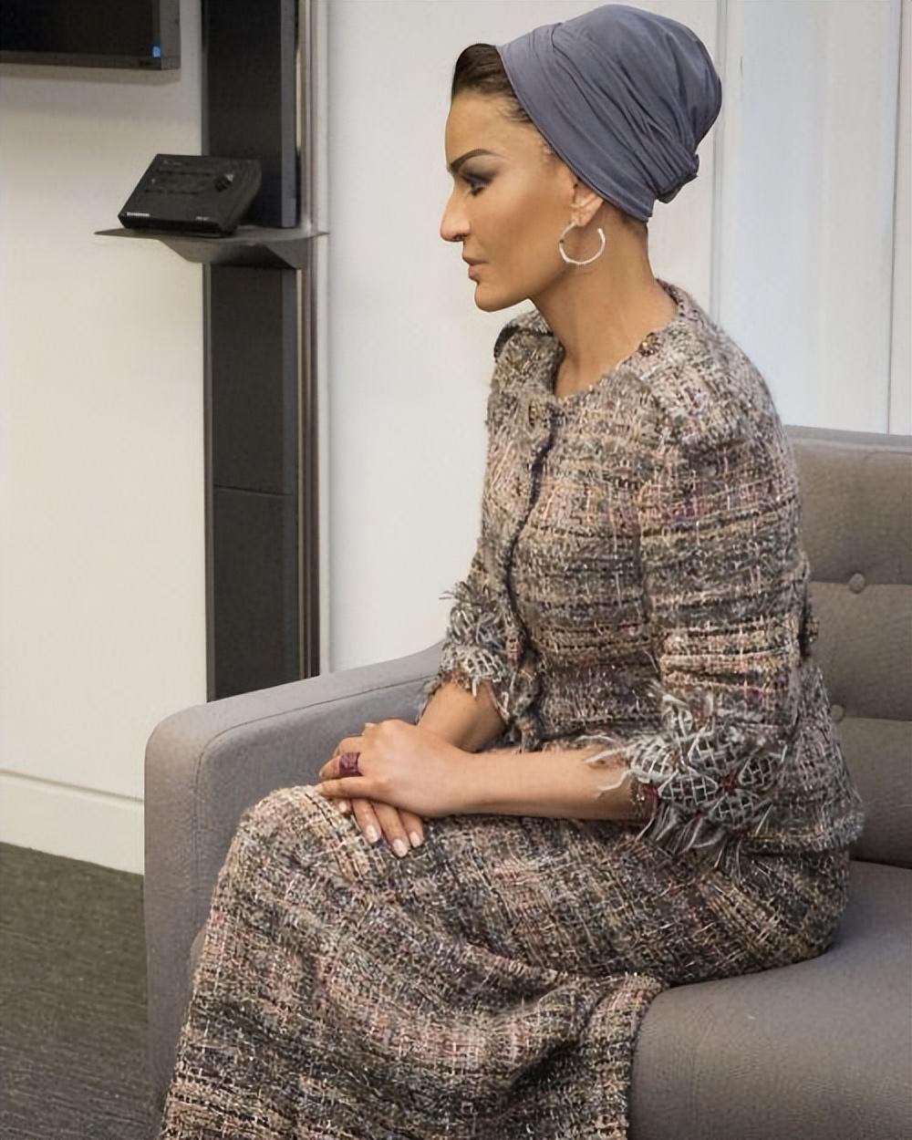 莫扎王妃:从王室时尚到女性赋权,揭秘她如何优雅引领卡塔尔现代化 莫扎王妃:从王室时尚到女性赋权,揭秘她如何优雅引领卡塔尔现代化