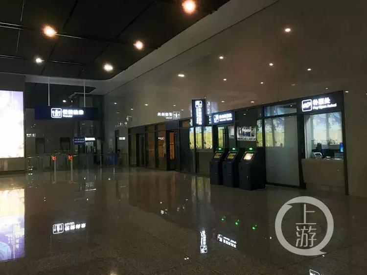 重庆北站北广场全攻略:轻松换乘、美食购物与便民服务,让出行更便捷快乐 重庆北站北广场全攻略:轻松换乘、美食购物与便民服务,让出行更便捷快乐