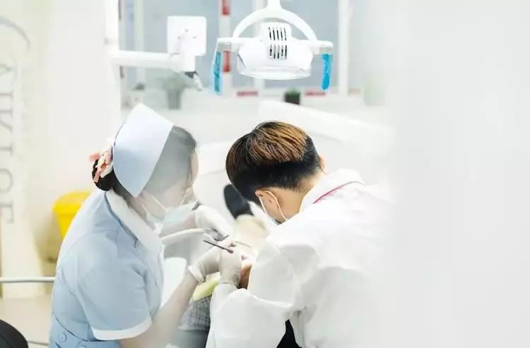 瑞尔齿科:高端齿科服务如何让看牙变轻松,重塑自信笑容 瑞尔齿科:高端齿科服务如何让看牙变轻松,重塑自信笑容