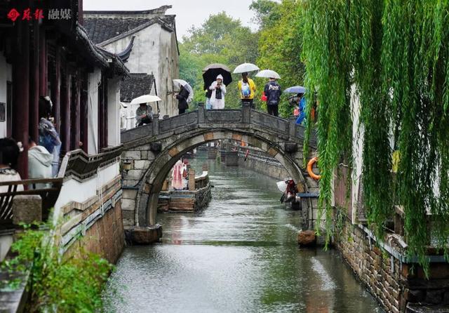 苏州天气实时查询与出行指南：掌握江南水乡气候特点，轻松应对梅雨季