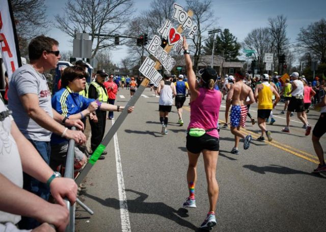 波士顿马拉松完整攻略:从资格赛到终点线的终极训练指南 波士顿马拉松完整攻略:从资格赛到终点线的终极训练指南