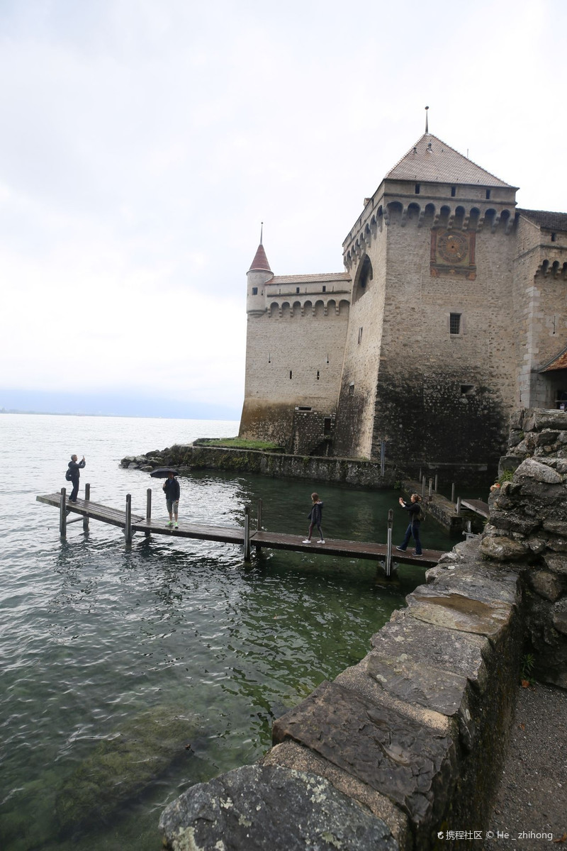 西庸城堡完整攻略:探索日内瓦湖畔的中世纪传奇与浪漫囚徒故事 西庸城堡完整攻略:探索日内瓦湖畔的中世纪传奇与浪漫囚徒故事