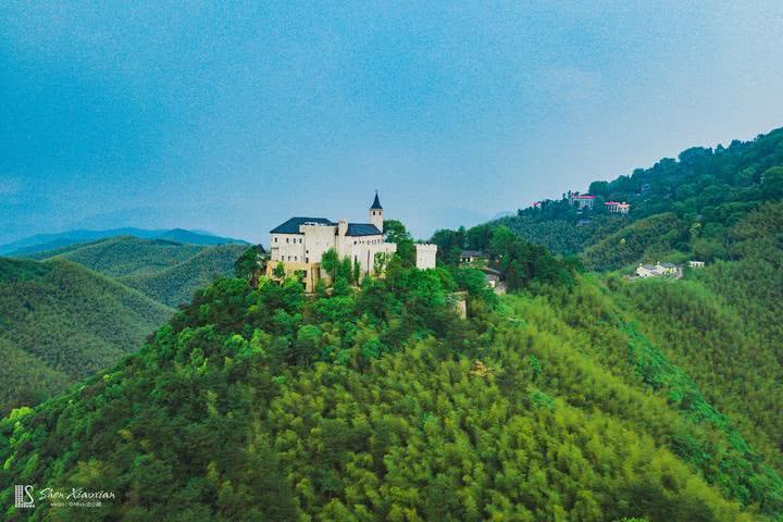 莫干山风景区旅游攻略:避暑胜地、竹海氧吧、历史别墅全解析 莫干山风景区旅游攻略:避暑胜地、竹海氧吧、历史别墅全解析