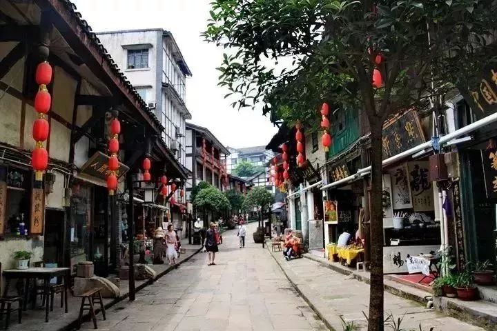 重庆景点游玩全攻略:洪崖洞夜景拍摄、磁器口美食、解放碑购物、长江索道观景、南山一棵树游览、轨道交通特色体验,带你轻松玩转山城 重庆景点游玩全攻略:洪崖洞夜景拍摄、磁器口美食、解放碑购物、长江索道观景、南山一棵树游览、轨道交通特色体验,带你轻松玩转山城