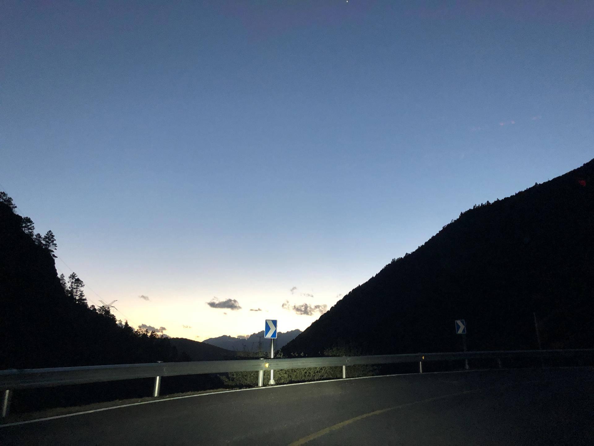 郑州到西安高铁与自驾全攻略:轻松规划你的两小时高效之旅或自由探索之旅 郑州到西安高铁与自驾全攻略:轻松规划你的两小时高效之旅或自由探索之旅